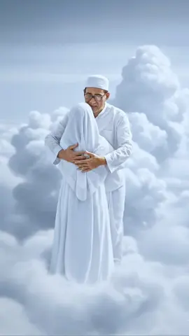 Aku hanyalah seorang ibu dari 2 orang anak yang sedang merindukan ayahnya , Butuh pelukan Alm.ayah sebentar aja Ya Allah 😭 Yang mau edit seperti ini aku kasih tau caranya  1. Cara Edit Foto  Prompt : Edit foto ini menjadi foto dengan Sebuah momen emosional seperti di atas awan yang memperlihatkan seorang ayah dan perempuan. Di latar depan, tampak seorang perempuan yang mengenakan hijab putih dan gamis putih Di hadapannya, berdiri seorang pria paruh baya (ayah), mengenakan baju putih dan celana putih memakai peci putih.Ia merentangkan tangan nya seperti hendak memeluk , wajahnya menunjukkan ekspresi haru ,dan rindu, seakan menahan emosi ketika melepas kepergian anaknya. Di belakang ayah, terlihat banyak awan dan seperti Asap putih yang banyak memberi kesan sedih dengan pencahayaan redup suasana tenang namun fokus tertuju pada ayah dan anak perempuan tersebut. perempuan terlihat bagian belakang nya saja Suasana gambar penuh makna emosional, menggambarkan momen perpisahan antara seorang ayah dan anak perempuannya yang hendak pergi jauh. Jangan ubah wajah harus mirip 100% 2. Edit Video : Ai gemini Studio Prompt : Buatlah foto laki laki ini seolah olah berjalan kedepan dan memeluk erat perempuan yang ada dedepannya Semoga membantu 🙏 #rinduayahibudisurga #aigemini #googleaistudio 