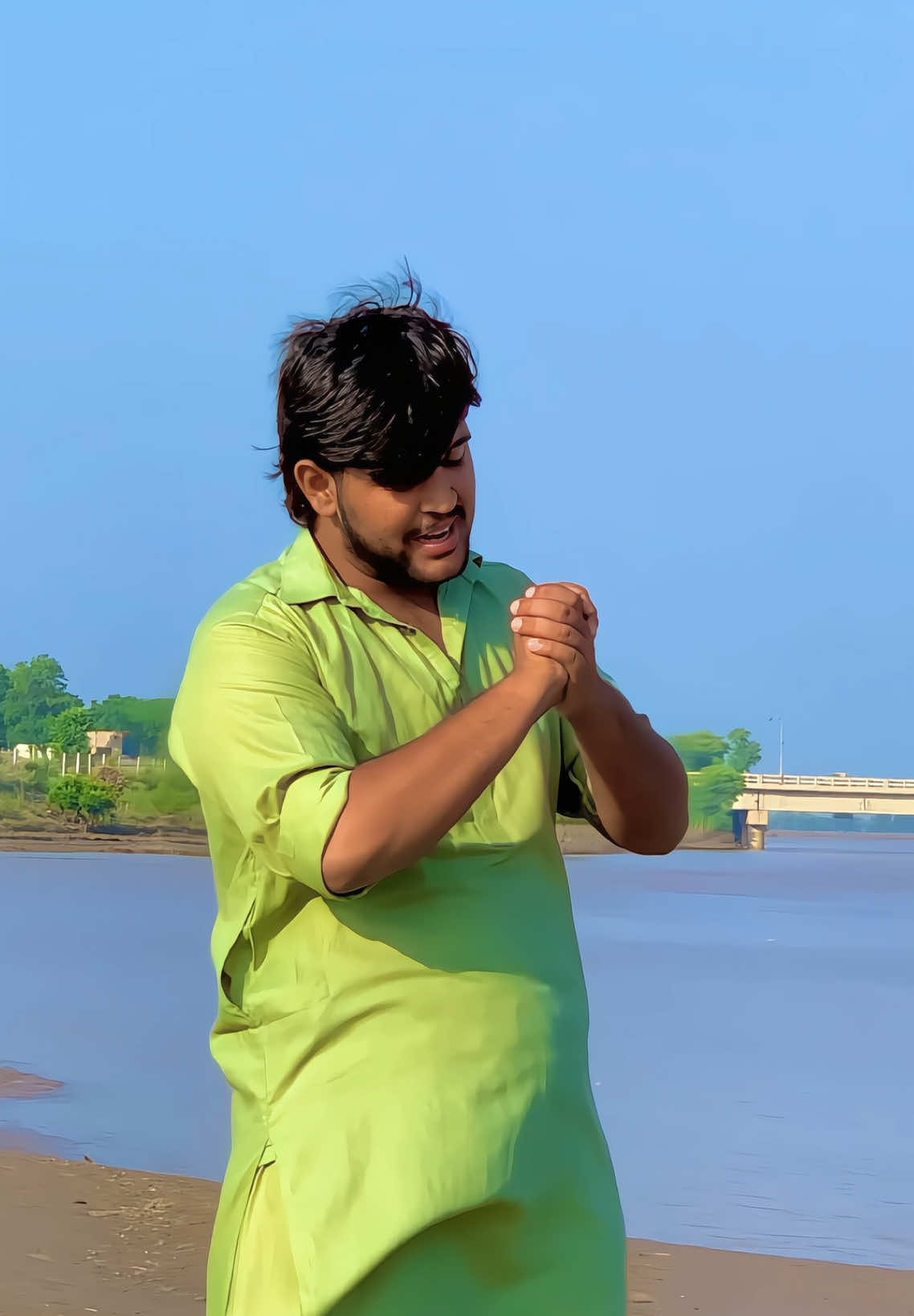 In hawaon mein mehki fizaon mein #hassanbahawalpuri725 #foryoupage #growmyaccount #trending #viralvideo 