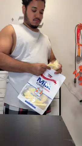 Best snack you must have in your pantry. Sweet crunchy, crispy and melts in your mouth. #snackbreak #snack #snackideas #savoury #latenightsnack 