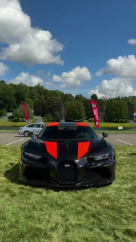 300+ #bugatti #chiron #chironsupersport 