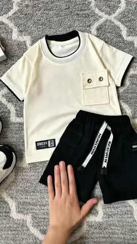 Setelan anak laki - laki umur 1-9 tahun. Baju kaos model kekinian dan celana kargo pendek. Bahannya adem, lembut di kulit dan nyaman di pakai anak - anak. #setelananaklakilaki  #setelananak  #bajuanak 