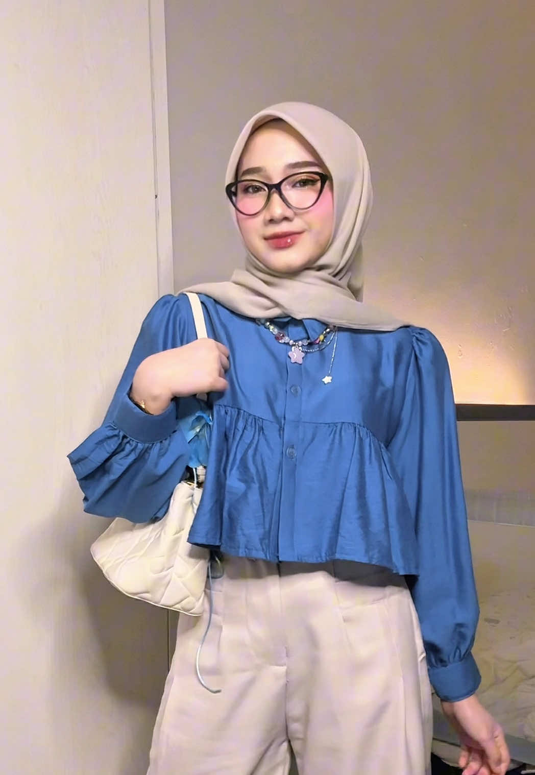 Blouse from @Eveline Bandung🩵 #blouse #blousewanita #atasanwanita #rekomendasioutfit #creatorsearchinsights2025 