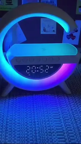 nova caixa de som multifuncional com relógio e despertador embutido em forma de G #gadgettech #gadgetslife #gadgetstore #portablespeakers #caixadesom 