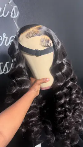 Wanded 😍  Would y’all like me to post how I achieved these voluminous curls? Let me know in the comments 👇🏾 #trending #hairextensions #lace #waves #wavyhair 