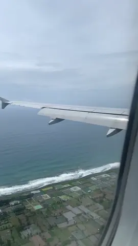 Replying to @ⓂⒾⓁⒹⒽⒶ Done ya ka 😂 Lumayan buat prank temenmu, biar dikira lagi jalan jalan padahal mah dirumah 😂 📍Yogyakarta International Airport #videomentahan #prankvideo #fyp #freefootage #mentahan 