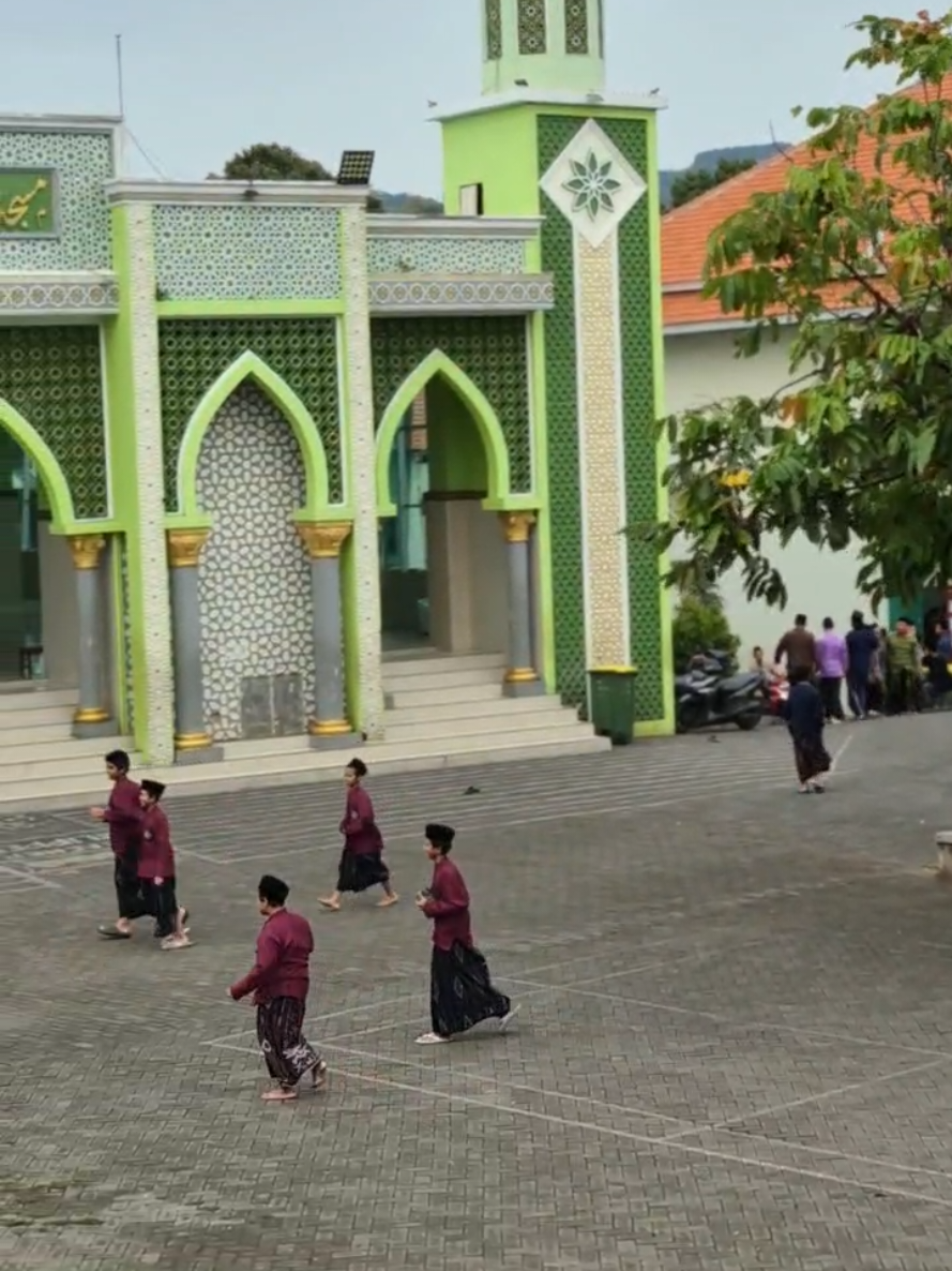 Pondok Tahfidz yanbuul Qur'an Menawan Pondok Tahfidz yanbuul Qur'an Menawan #fyp #ptyqmenawan #pondokpesantren #santri #pesantren 