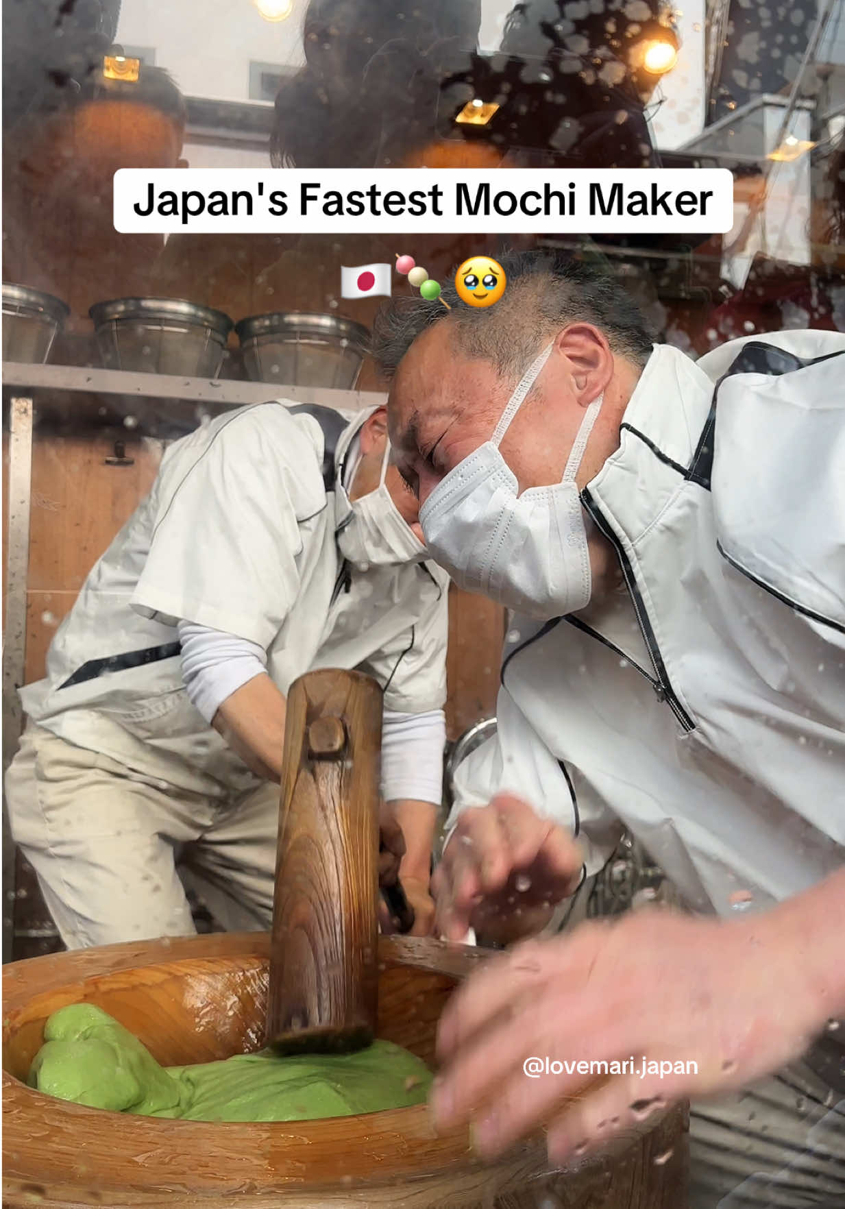 Master mochi maker Mitsuo Nakatani has perfected the art of pounding green yomogi mochi at 3 punches per second 🍡💨. The result? A soft, chewy texture filled with sweet bean paste — the perfect snack to fuel your strolls around Nara’s historic streets and temples 🏯🦌 If you're ever in Nara, don't miss the opportunity to witness this tradition and taste some freshly made mochi! 📍Nakatanidou, Nara 🇯🇵 🗺️630-8217 奈良県奈良市橋本町29 🔖Save this for your future trip to Japan!  #nara #mochi #japantrip 