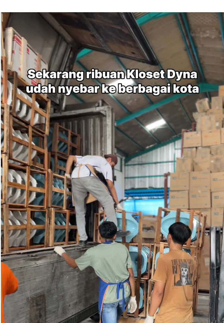Mau jadi distributor kloset dyna? Ayo hubungi kami sekarang✨💦 #klosetjongkokdyna #pabrikkloset #distributorkloset #tokobangunan #berjayadynamicsid 