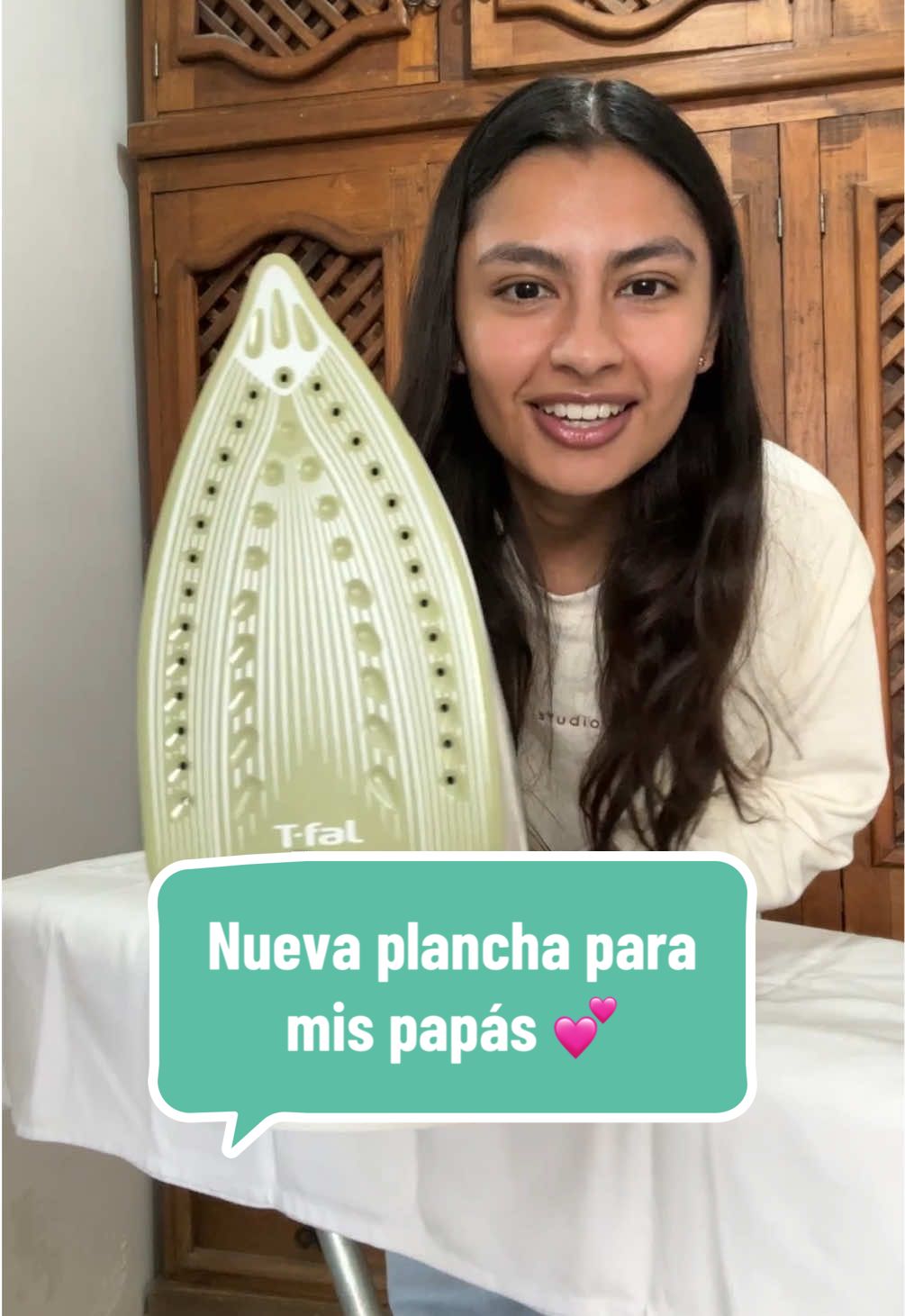 Si vas a comprar una plancha, te recomiendo la #tfal virtuo ✨ ligera,se desliza fácilmente y de una pasada deja tu ropa lista 🥰 #adultoindependiente #adultoindependientecongustosbiendementes #viviendosola #tipshogar 