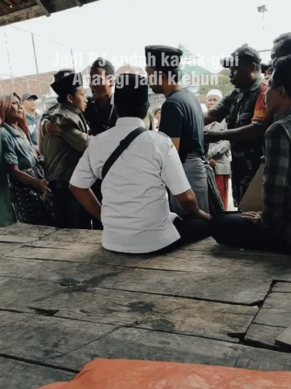 🤦🤦🤦 #sawahtengah #politik #politika #sampang @Kabar Sampang @salsabilafm @Kabupatensampang @Bung Asbul @KABAR MADAS SAMPANG 