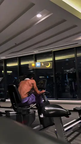 Non stop🚫. 🌙🏃➡️☀️🔁 . #Running #hybridathlete #sport #fyp #nightworkout 