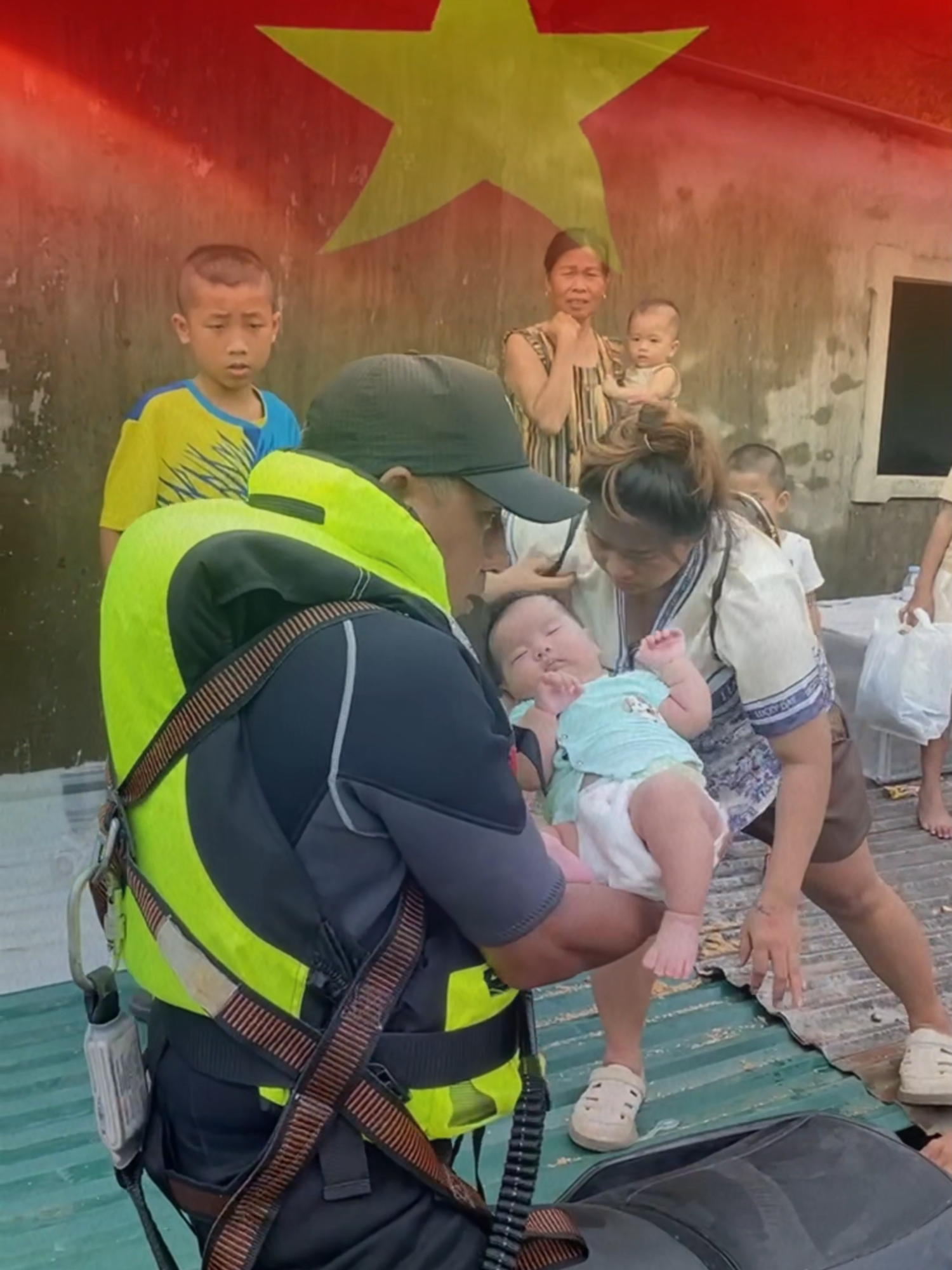 Nay là một ngày dài của cả đội 8 Sang… #8sang #8sangbds #baolumientrung #nghean #tanky #8sang #8SangBDS #SieuBao #SieuBaoRaGaSa #baoragasa #sieubaobualoi #baoso10 #baoso9 #Baoso10 #Bualoi