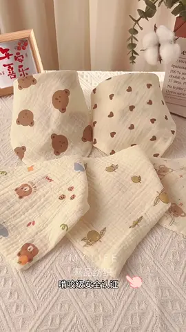 Yếm tam giác xô muslin cho bé có trong giỏ hàng ạ