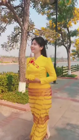 #💛  #မျက်နှာမြင်ချစ်ခင်ပါစေ #tiktokmyanma #tiktokforu #မြင်ပါများပီးချစ်ကျွမ်းဝင်အောင်လို့🤒🖤 