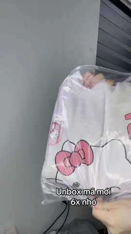 Áo nỉ mèo hello kitty in 15 nhìn cute hết nước chấm kkkk
