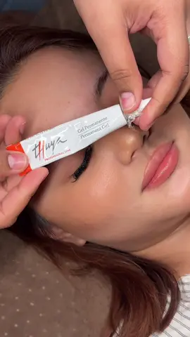 Behind the scenes of this Signature Brow Sculpt masterpiece ✨ Using our holy grail products from Thuya ever since we first tried it, we’ve never looked back 🤭 Look how smooth and soft her brows are, she can comb them any way she likes. The result is stunning as always 😍 Signature Brow Sculpt RM215  #fypシ #browsculpt #BrowOnFleek #tiktokmalaysia #beautykl 