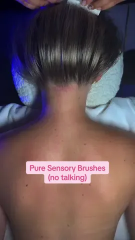 No talking ASMR sensory brushes to make you sleepy😴15 minute version on Youtube✨To book your ASMR session, watch the full video, and learn about ASMR click the link in my bio💫 #asmr #asmrmassage #asmrbrushing #asmrforsleep #asmrtingles