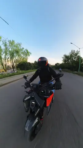 Observaciones diarias. #motoblog #Duke990 #insta360x3 
