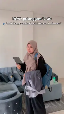 Pintu kantor udah manggil, tapi …. #kolspecialist #mediasosial #worklife #marketingagency #rerivmanagement 