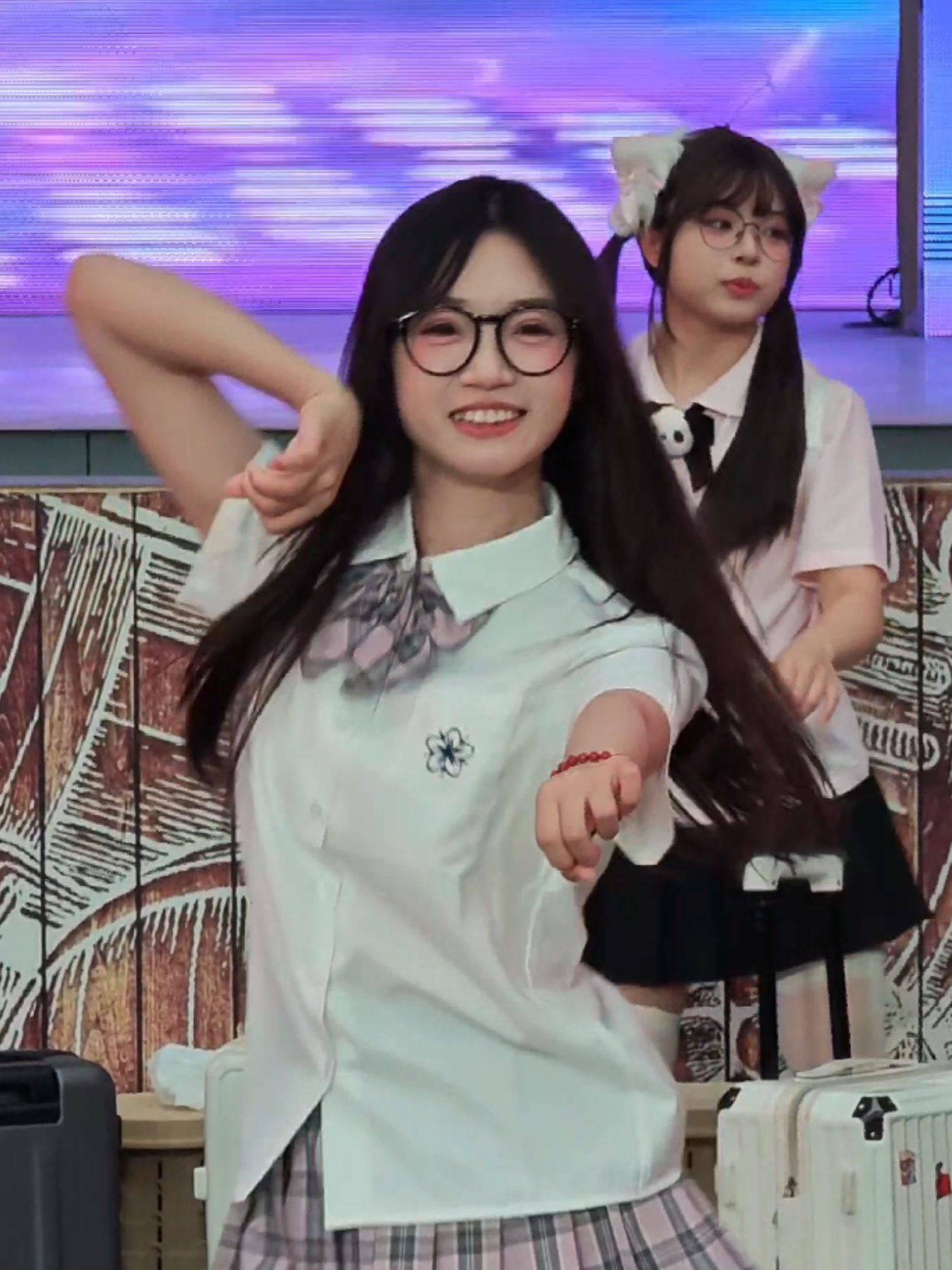 一繁的隨機舞蹈演出《Roly-Poly》(251002)#天津歡樂谷 #隨機舞蹈 #rolypoly複古舞 #歡樂谷驚奇潮玩節 #舞蹈翻跳 