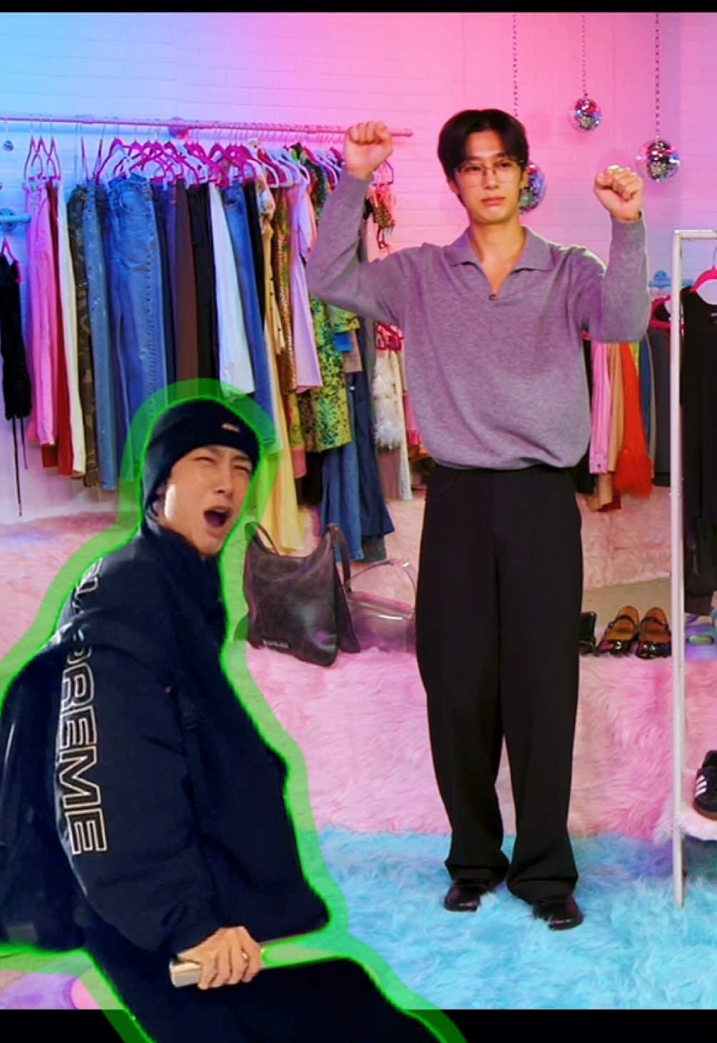 So we know now this harabeoji jungle gym is Hyungwon’s Friday night routine 🏋🏻 #몬스타엑스 #MONSTA_X #hyungwon #hyungwonmonstax #fyp 