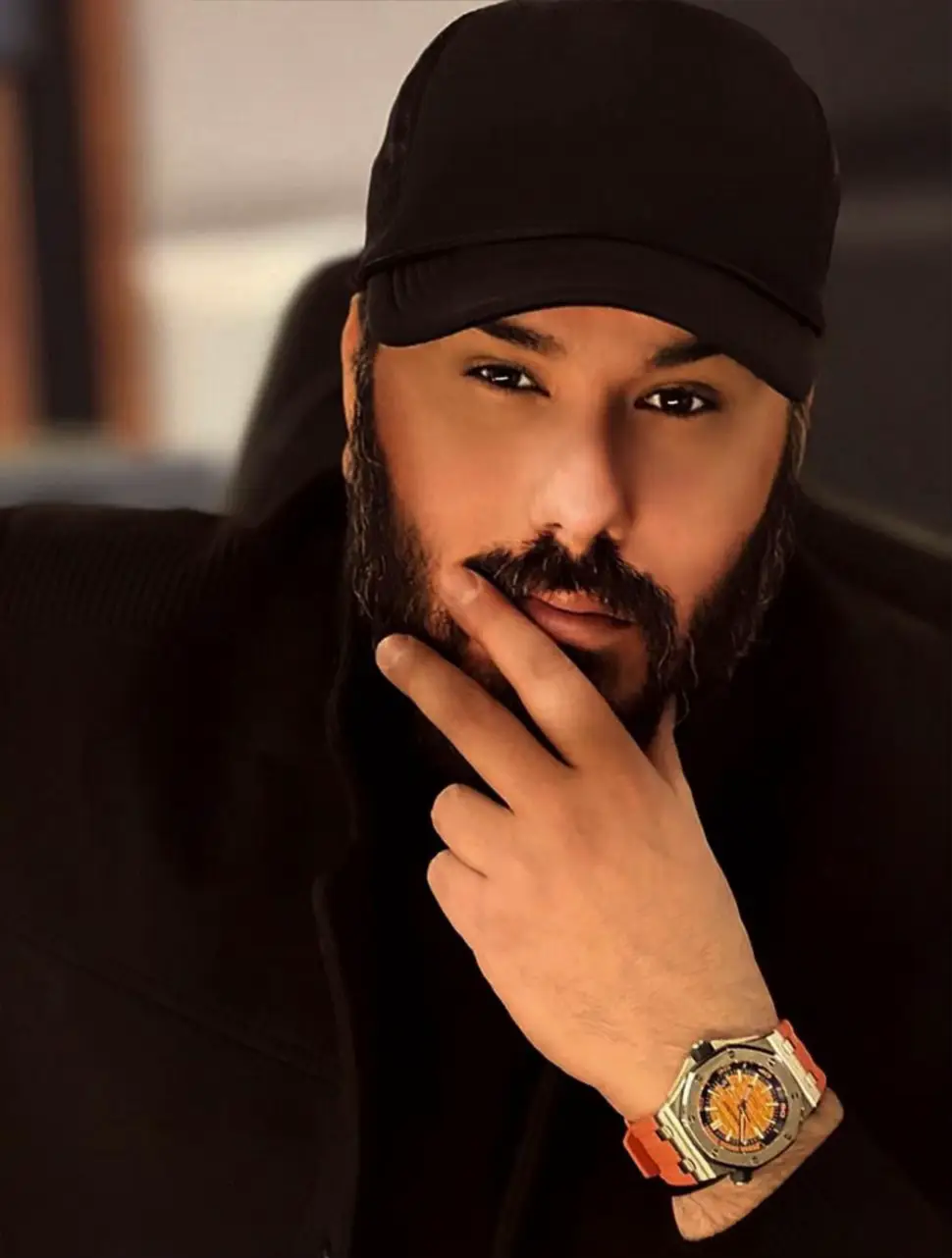 اجعل الابتسامة رفيقتك في كل لحظة، فهي تعكس جمال روحك وتمنح من حولك الأمل والفرح 