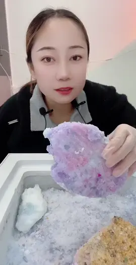 ice eating asmr #crunchy #asmr #iceeating #frost #ice 