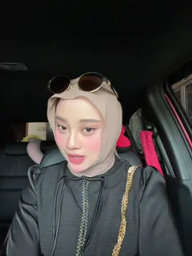 Sini jadi pacarku 🙂‍↔️