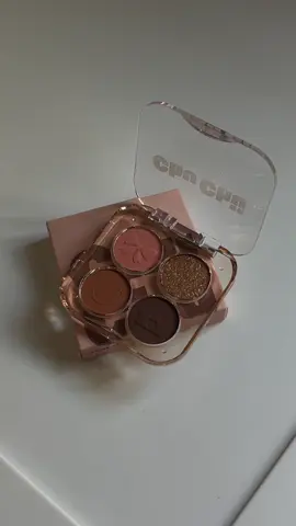 140 nalang! @Chu Chu Beauty color quartet eyeshadow palette! 🤎 #chuchubeauty #chuchubeautycolorquartet #chuchueyeshadowpalette #makeup #sale 