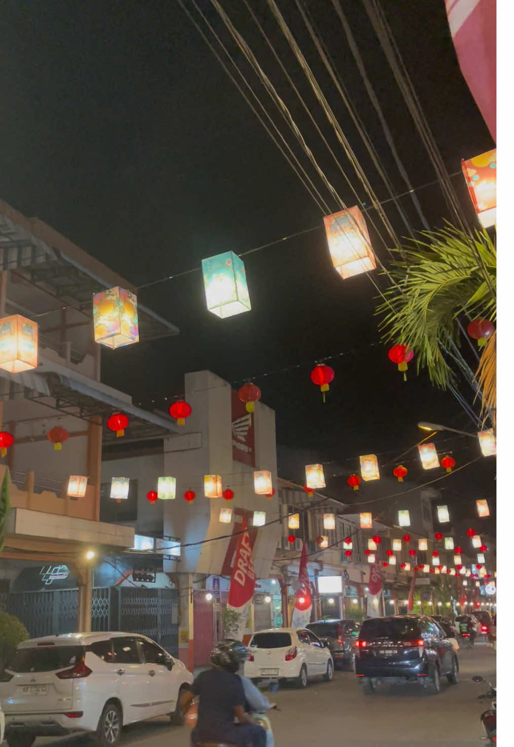 Pesona kota Singkawang 🏮#lampionkotasingkawang #kotatoleransi 