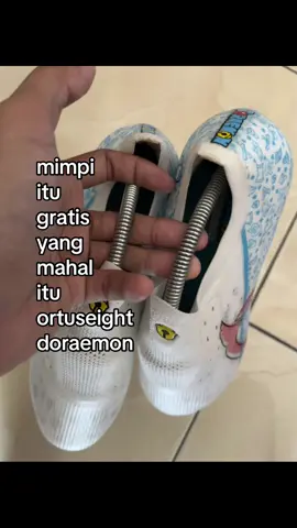 Gak mahal sih, cuma limited edition🤪 #sepatubola #ortuseight #fyp #fypage 