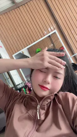 Chống mặt quá 😝#makeupcodau #makeuptiec #makeupbasui_khachtiec_sinhnhat_vvv #xuhuong #xuhuongtiktok 