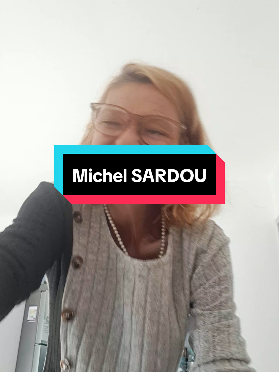 BONJOUR LES AMIS BONNE JOURNÉE VIVE  LÀ  FRANCE 🎶🇫🇷🇫🇷🇫🇷💙🤍❤️#Bisous 