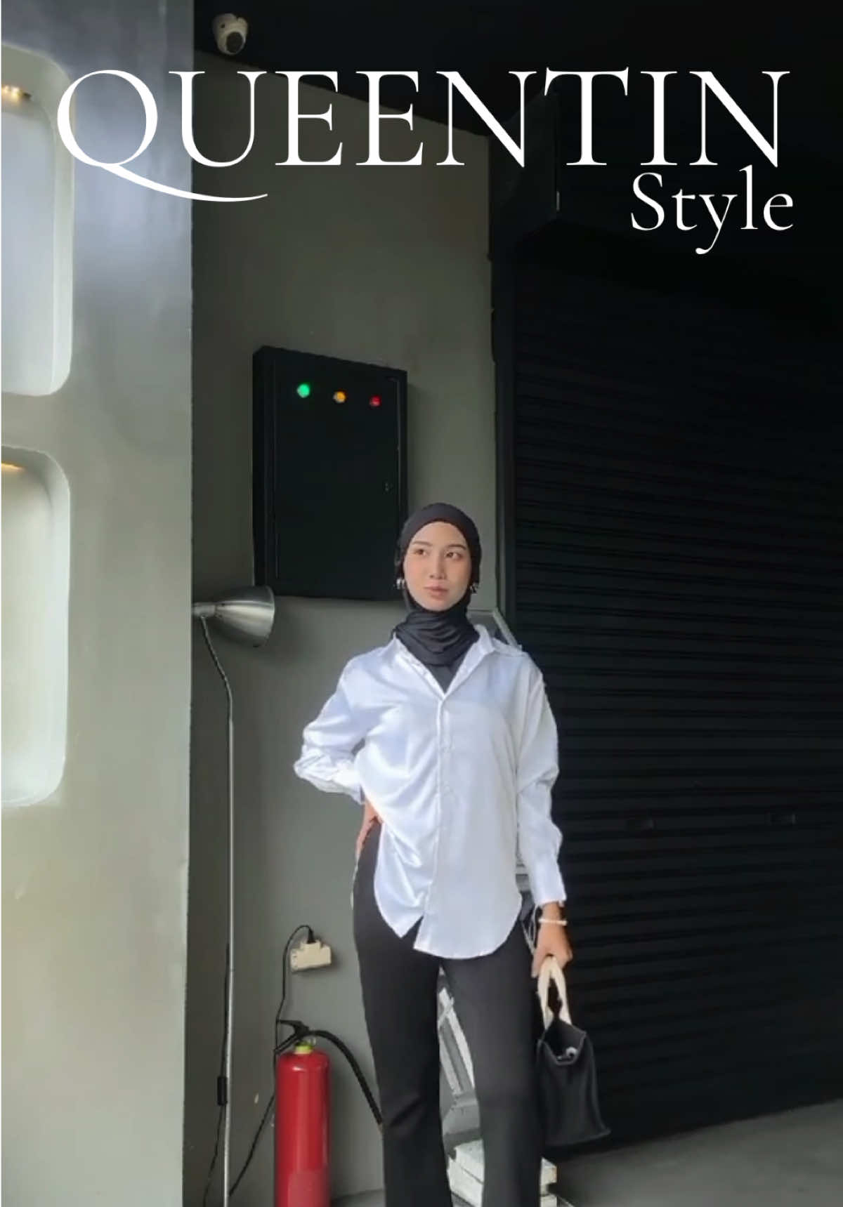 White🤍 #queentinofficial #kemejasatin #ootdhijab 