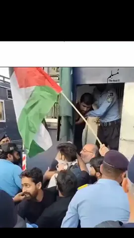 They tried to stop him. At sea, in international waters, with only humanitarian aid. Senator Khan, we see your sacrifice #alleyesongaza #globalsumudflotilla #foryoupage #globalsumudflotillaupdate #viral 