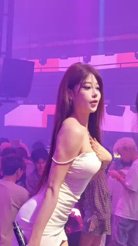 #dj舞曲 #中文dj #车载u盘 #fyp #女DJ 