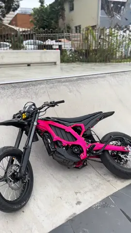 Bloody ekits 🙄 || code UBXLP at checkout @MXwraps to save 💵 #ultrabee #pink #powdercoatedsurron #mxwraps #bikelife