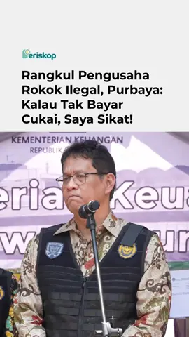 Pemerintah mulai menyusun strategi baru untuk memberantas peredaran rokok ilegal di dalam negeri. Fokusnya bukan cuma penindakan, tapi juga pembinaan lewat pengembangan kawasan industri hasil tembakau di daerah yang disinyalir jadi pusat produksi. “Kami sedang merencana untuk mengembangkan kawasan industri. Hasil tembakau yang lebih intensif lagi di daerah-daerah yang kita curgai. Jadi pusat-pusat produksi ilegal di dalam negeri,” ujar Menteri Keuangan Purbaya Yudhi Sadewa. Purbaya menegaskan, tujuan utama bukan untuk mematikan usaha kecil yang selama ini terjerat produksi ilegal. Sebaliknya, pemerintah ingin menata ulang, memperkuat, dan memberi ruang yang lebih adil. “Tapi yang jelas kita tidak bertujuan menghancurkan industri rokok termasuk yang ilegal. Tapi kita akan memperkuat dan menciptakan tempat bermain yang lebih fair untuk semuanya. Kira-kira begitu. Akan diberdayakan,” katanya. Namun, ada syarat mutlak yang harus dipenuhi: kewajiban bayar cukai. “Tapi habis diberdayakan harus bayar pajak. Kalau nggak saya sikat, saya nggak ada ampun tuh,” tegas Purbaya. Video oleh Kemenkeu/Dok #Periskop #Periskopid #Ekonomi #Cukai #Industri   