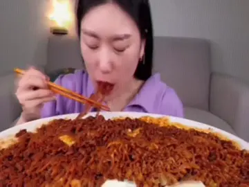 EAT DEM FAWKIN NOODLES- ;-; #mukbang #ramen #food #edit #xyzbca 