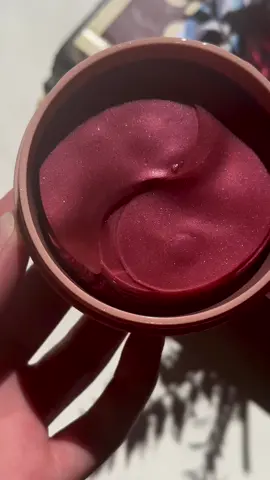 ✨ These Brightening Eye Masks from @DRMTLGY are my new little secret for mornings 🌿 They instantly refresh, de-puff, and give my under eyes a brighter look. Perfect for those days when I need an extra boost of hydration and glow ✨ #drmtlgy #drmtlgypartner #ugccontentcreator 