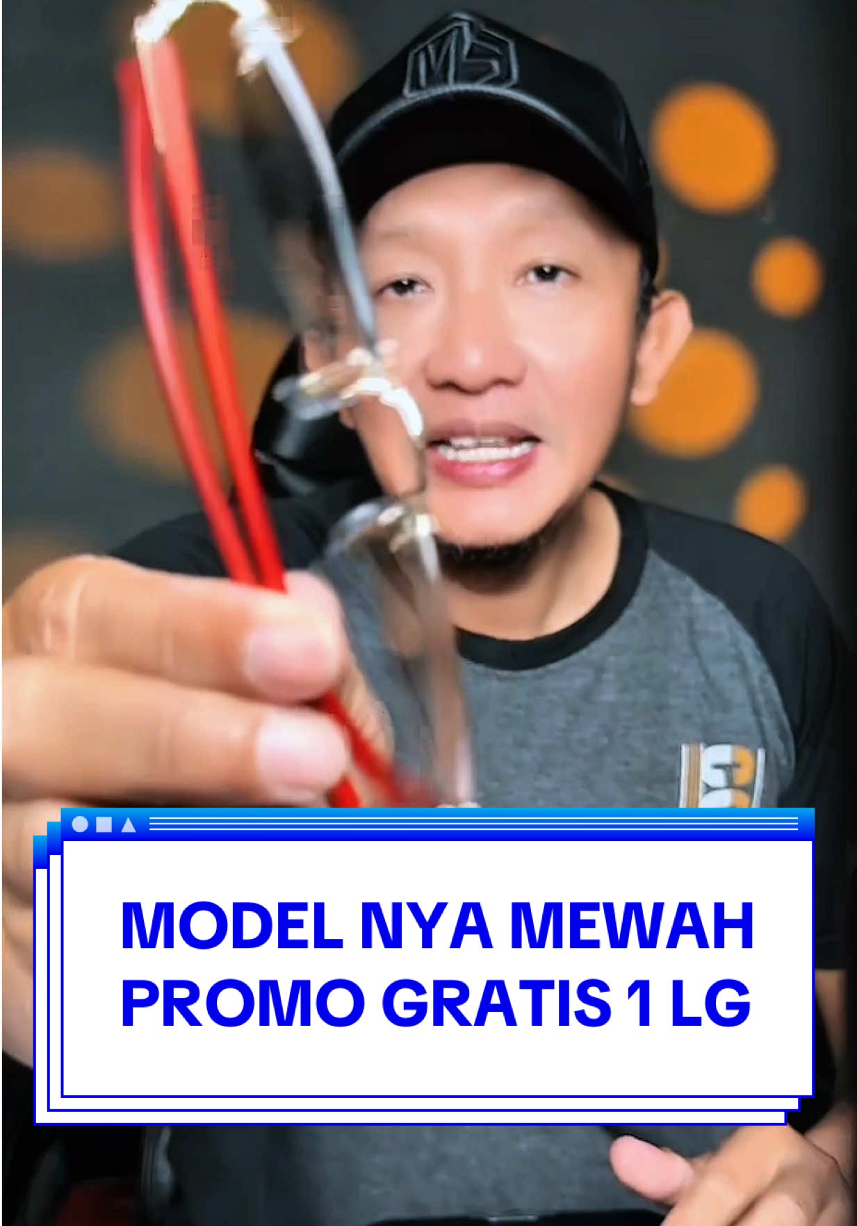 Kacamata baca model mewah sudah potocromic dan gratis 1 lagi kacamata baca double focus #kacamata #kacamatabaca #kacamatapotocromic #gratis #promo 