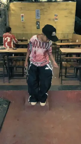 Outfit kece anak ada di kranjang kuning #kalcerculture #kalcersejakdini #outfitskenaanak #jersey #jerseyanak 