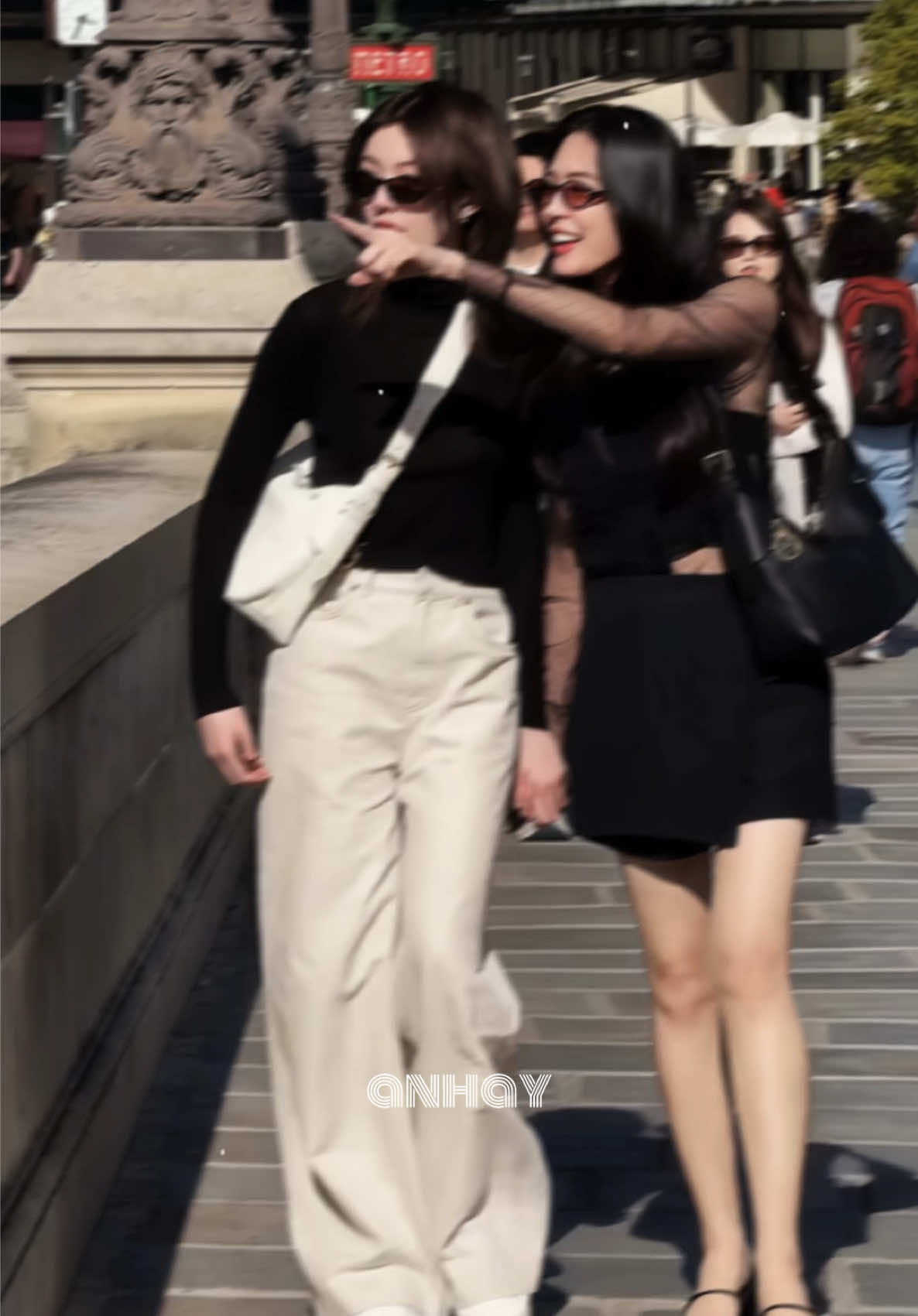 Dù căng thẳng như thế nào, Orm phải luôn trong tầm mắt P’Ling phải đảm bảo em luôn an toàn❤️ #ormkornnaphat #linglingkwong #lingorm #ออมกรณ์นภัส #หลิงหลิงคอง #หลิงออม #viral #xh #ParisFashionWeek #DiorSS26 #Dior #PFW #LingOrmxDiorSS26 