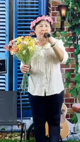 Tàu Anh Qua Núi -  màn kết hợp của dì út bến tre và ca sĩ liếc liếc xéo xéo #tauanhquanui 