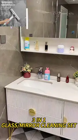 3 in 1 Glass Cleaner/ Mirror Cleaner. May Sprayer na may Brush at Wiper pang kasama. Solid diba #glasscleaner #glass #mirrorcleaner #mirrorcleaning #cleaninghacks 