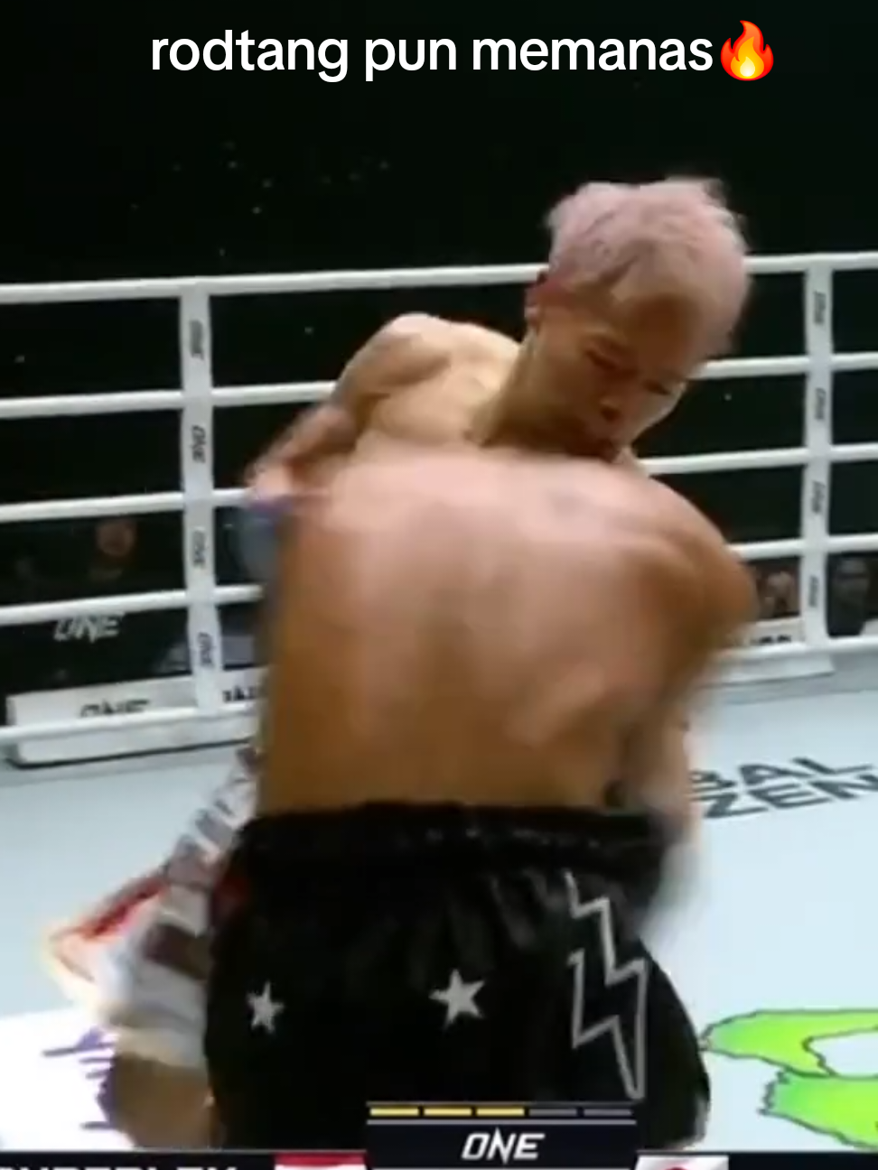 ketika Rekan Rodtang satu Thailand di Ko oleh Takeru asal jepang, Di situ lah Darah Rodtang mulai memanas untuk menghabisi Takeru dalam 1 menit. #rodtangjitmuangnon #muaythai 