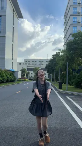 រៀនធ្វើឲ្យខ្លួនឯងសប្បាយចិត្តខ្លះ 💕