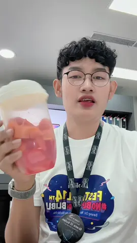 Sesuka itu sama buah #makanbuah #tempatbuahestetik #tempatsalad #masukberanda #masukfypdong #rameinplissss🥺🖤 #seru #rameinyuk 