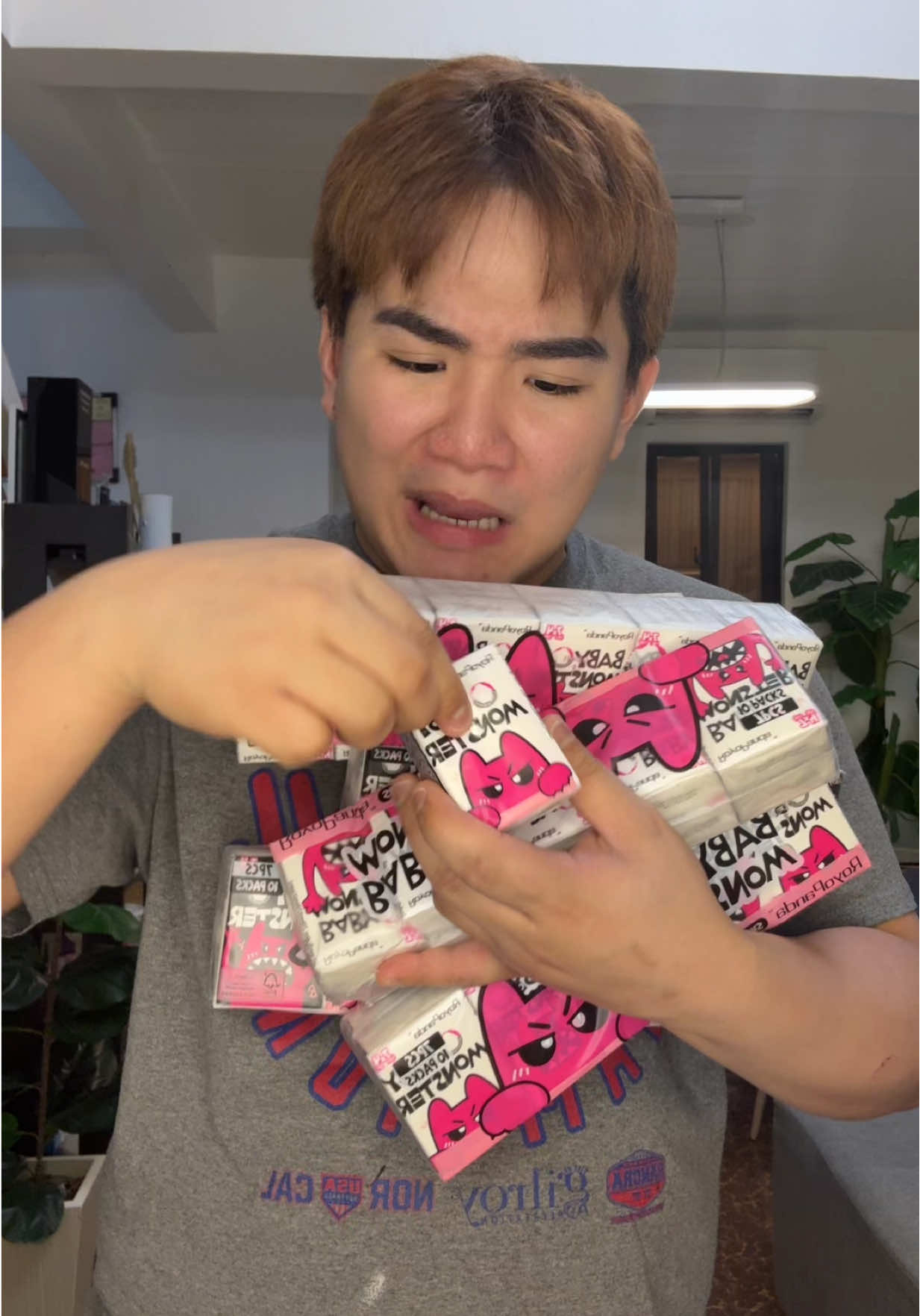 pasabog to beh sa mga mahihilig sa tissue jan goow nyo na to!! 