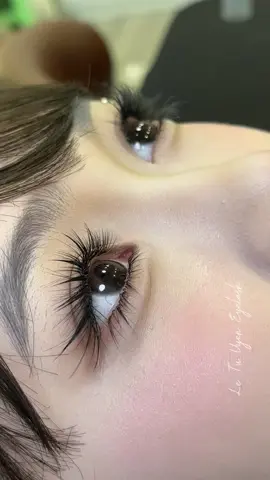 Vừa dứt nhíp , đẹp xỉuuu #letuuyeneyelash #letuuyenbeautyacademy #hocnoimichuyenghiep 